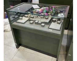 THANH LÝ TỦ KÍNH NẰM TRƯNG ĐỒNG HỒ